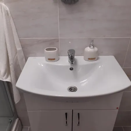 Apartman Deluxe & Alexander Čačak