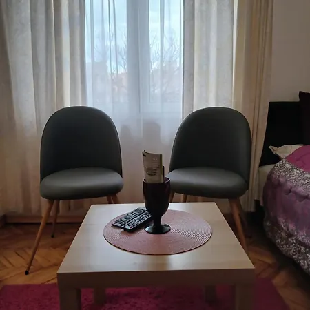 Deluxe & Alexander Apartman